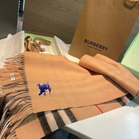 Burberry Women's Cashmere Scarf - Picture 2 of 5